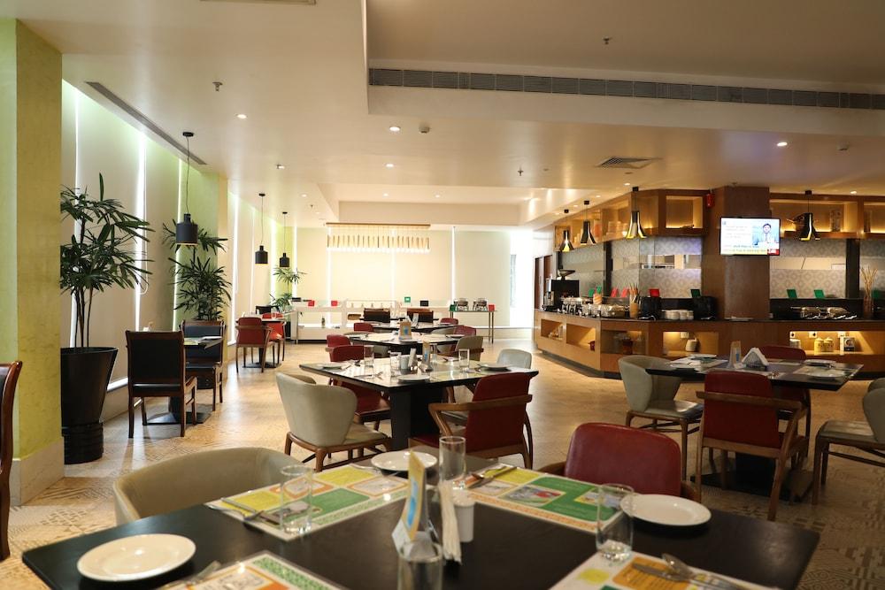 Lemon Tree Premier, Patna Hotel Patna  Kültér fotó